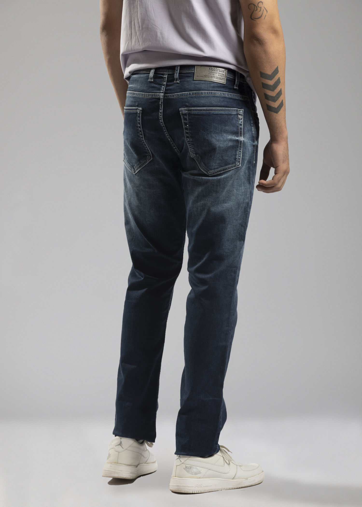 Monton Straight Fit Jeans For Men - Nostrum