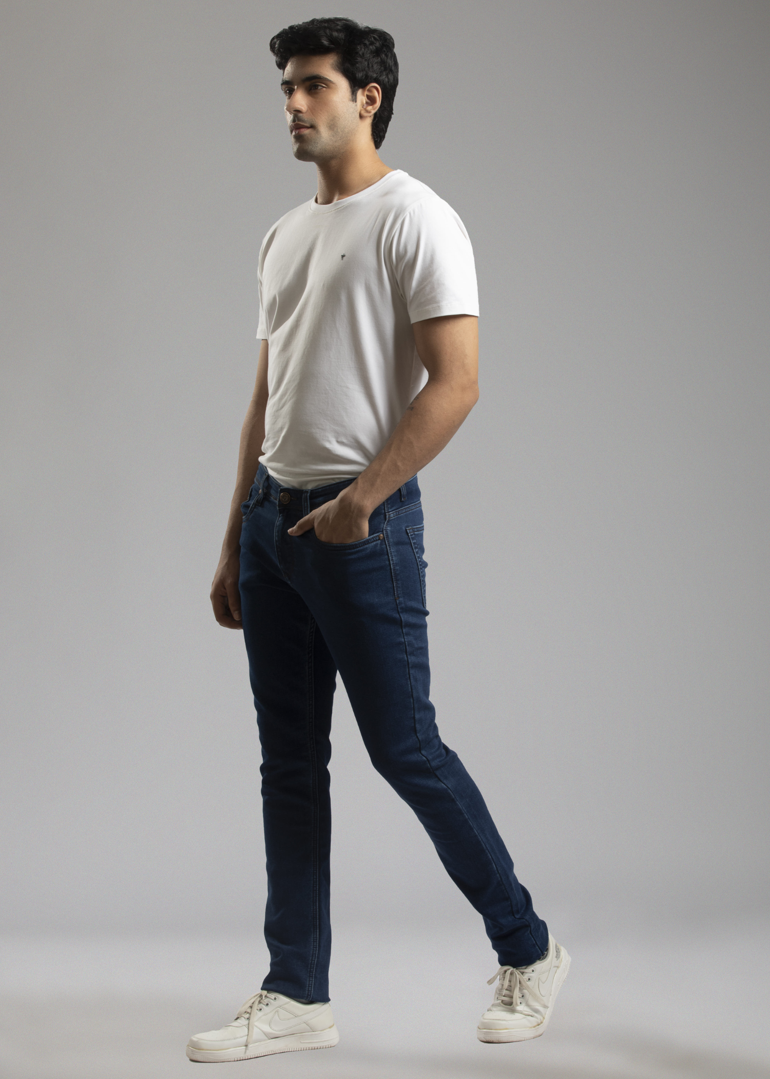 Vegrant Slim Fit Denim Jeans For Men - Nostrum