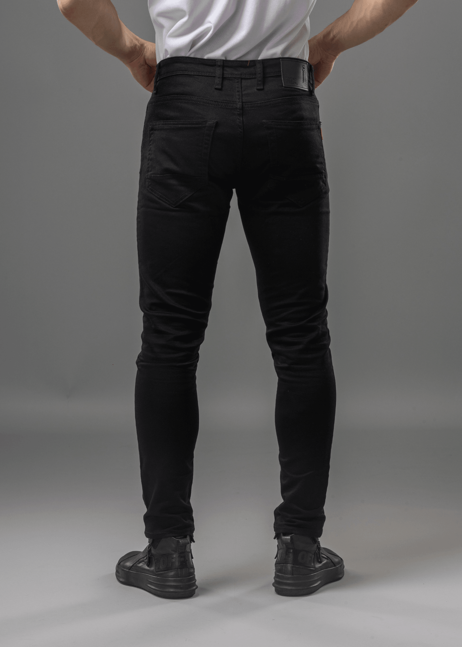 Stunning Ankle Fit Stay Black Denim Jeans For Men